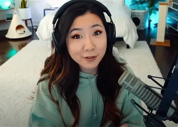 Despite transitioning her content to YouTube, Fuslie has revealed she’s still receiving Twitch payouts.